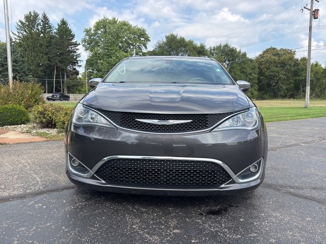 Used 2017 Chrysler Pacifica Limited w/ UConnect Theater Package image 2