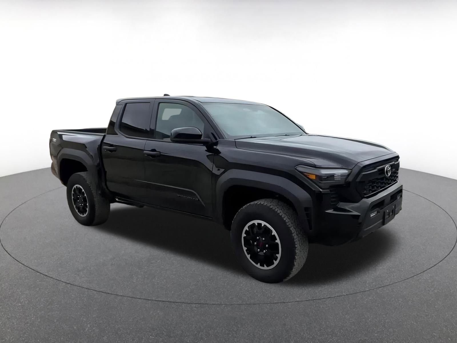 Used 2025 Toyota Tacoma SR video 2