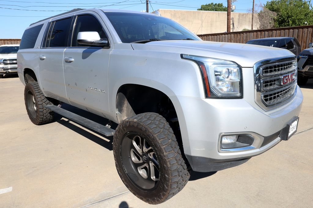 Used 2017 GMC Yukon XL SLT w/ Open Road Package AWD/4WD image 3