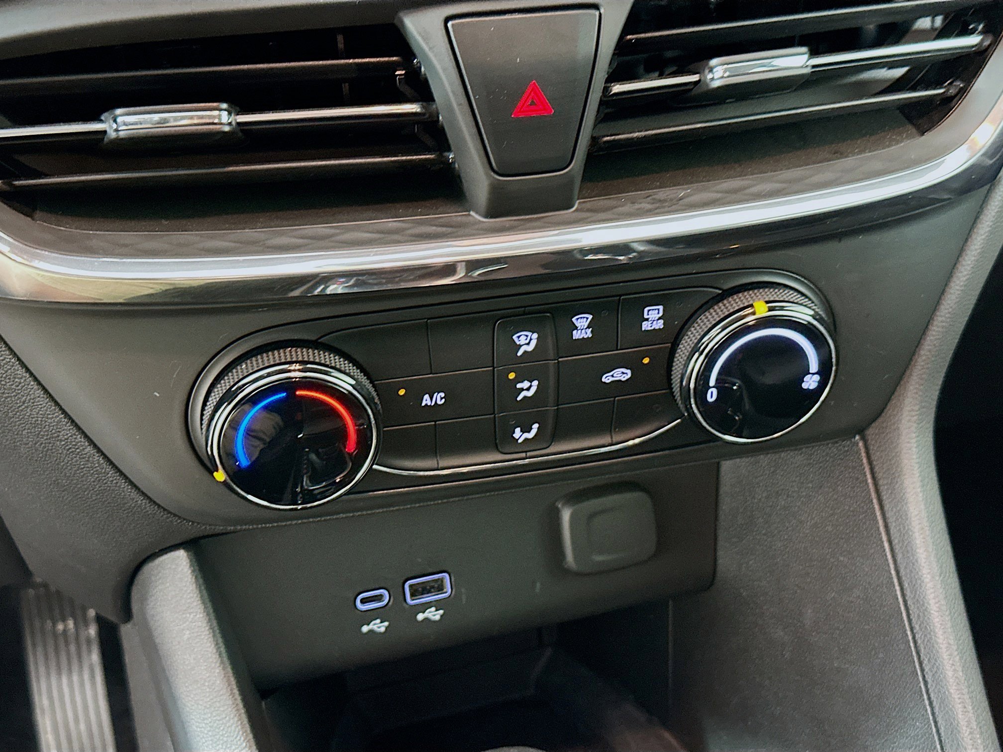 Used 2025 Buick Encore GX Preferred image 23