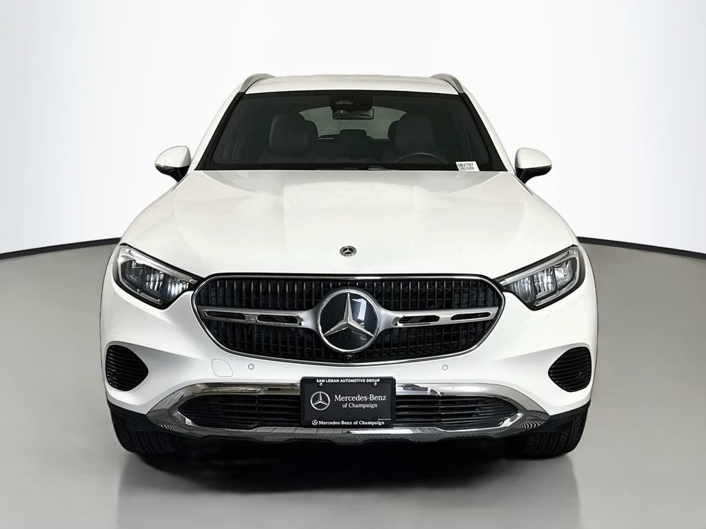 Used 2025 Mercedes-Benz GLC 350e 4MATIC image 2