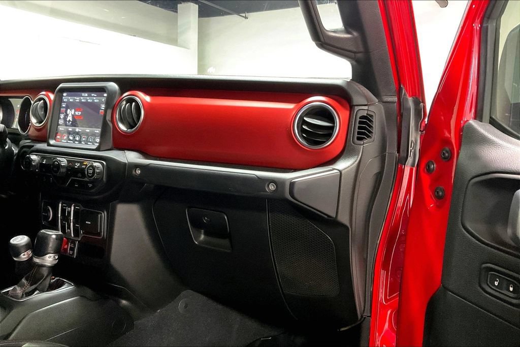 Used 2020 Jeep Gladiator Rubicon w/ Dual Top Group AWD/4WD image 19