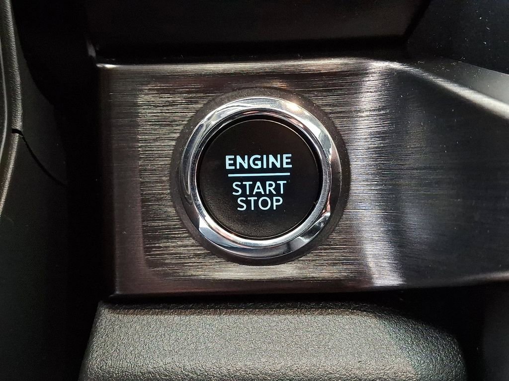 Used 2023 Ford F250 Lariat w/ Chrome Package image 24