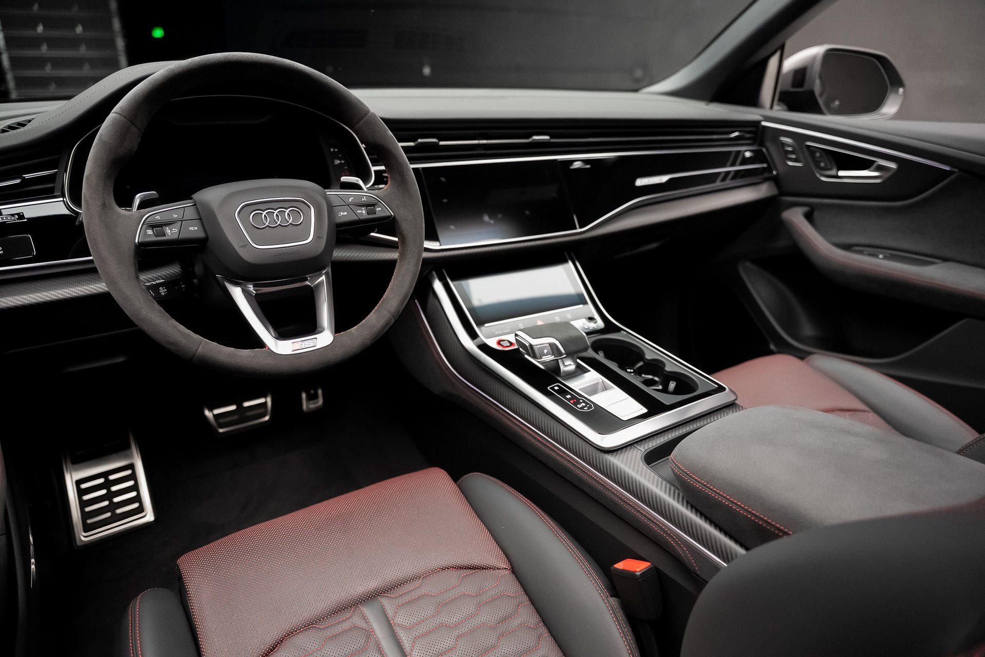 Used 2026 Audi RS Q8 performance image 2