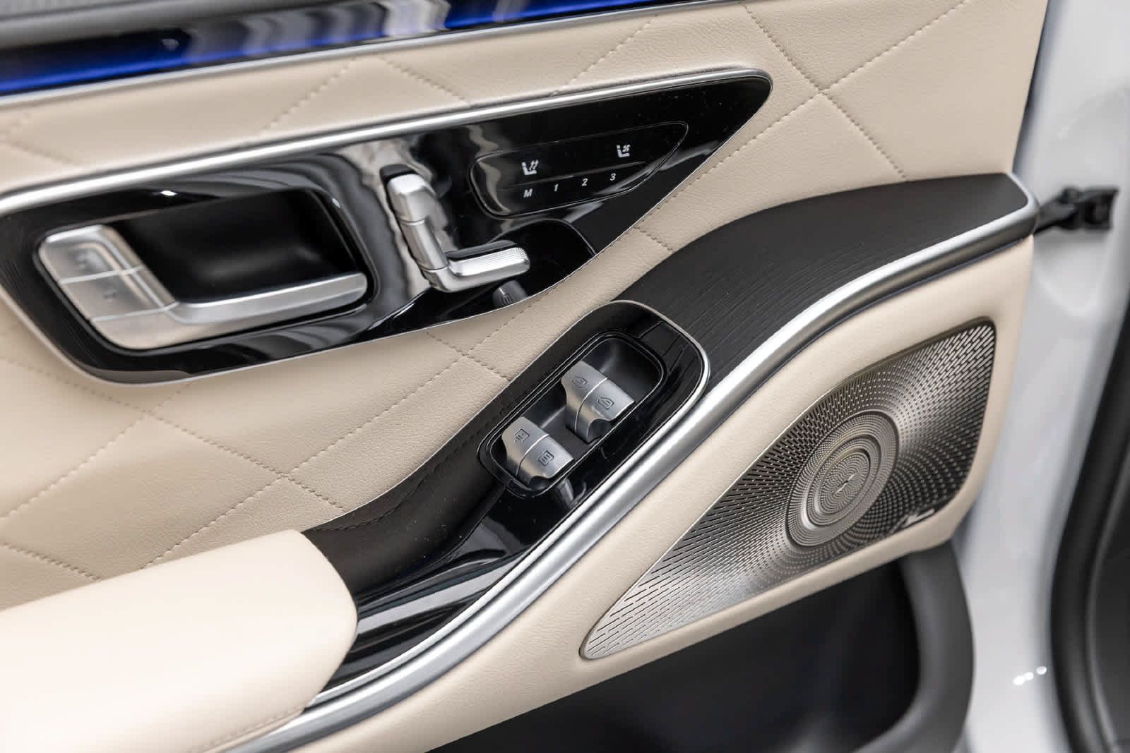 Used 2025 Mercedes-Benz S 580 4MATIC Sedan image 31