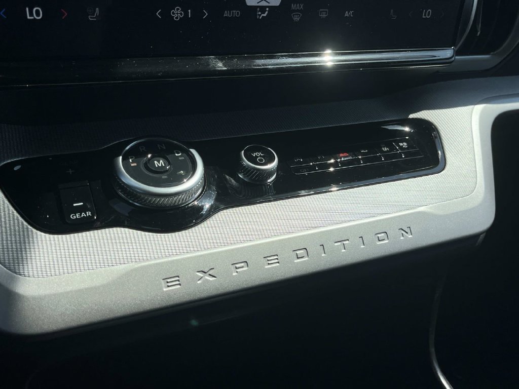 New 2026 Ford Expedition Active RWD image 38