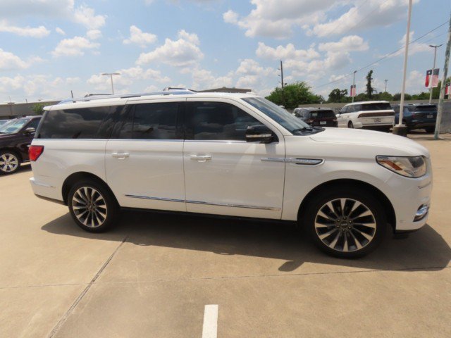 Used 2021 Lincoln Navigator L Reserve w/ Luxury Package AWD/4WD image 8