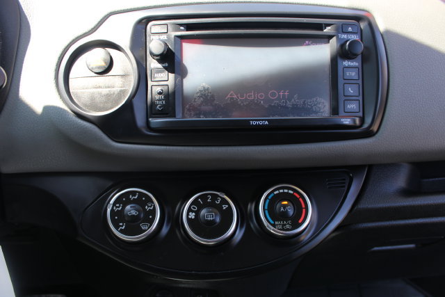 Used 2016 Toyota Yaris L FWD image 17