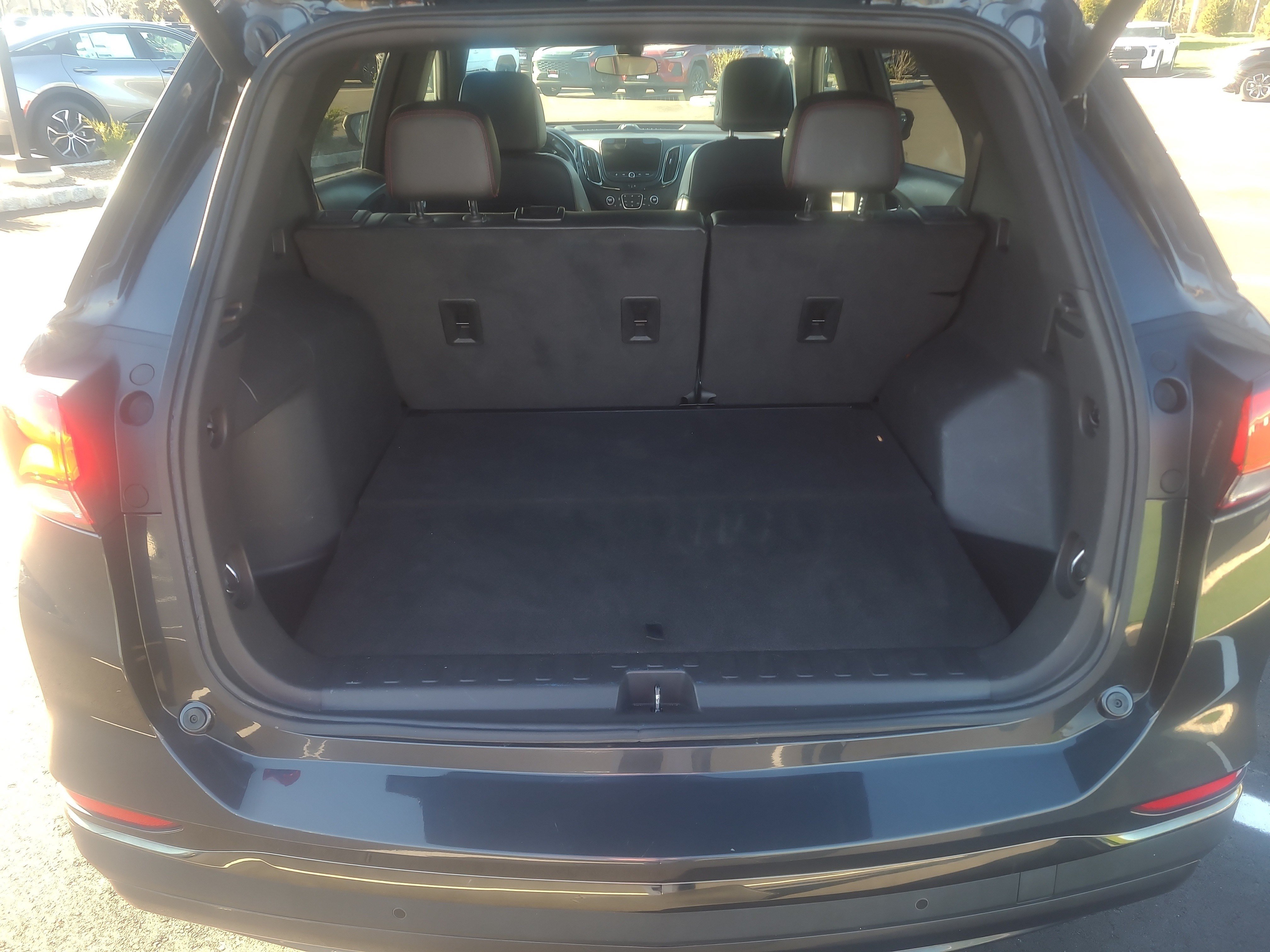 Used 2022 Chevrolet Equinox RS w/ Infotainment Package AWD/4WD image 29
