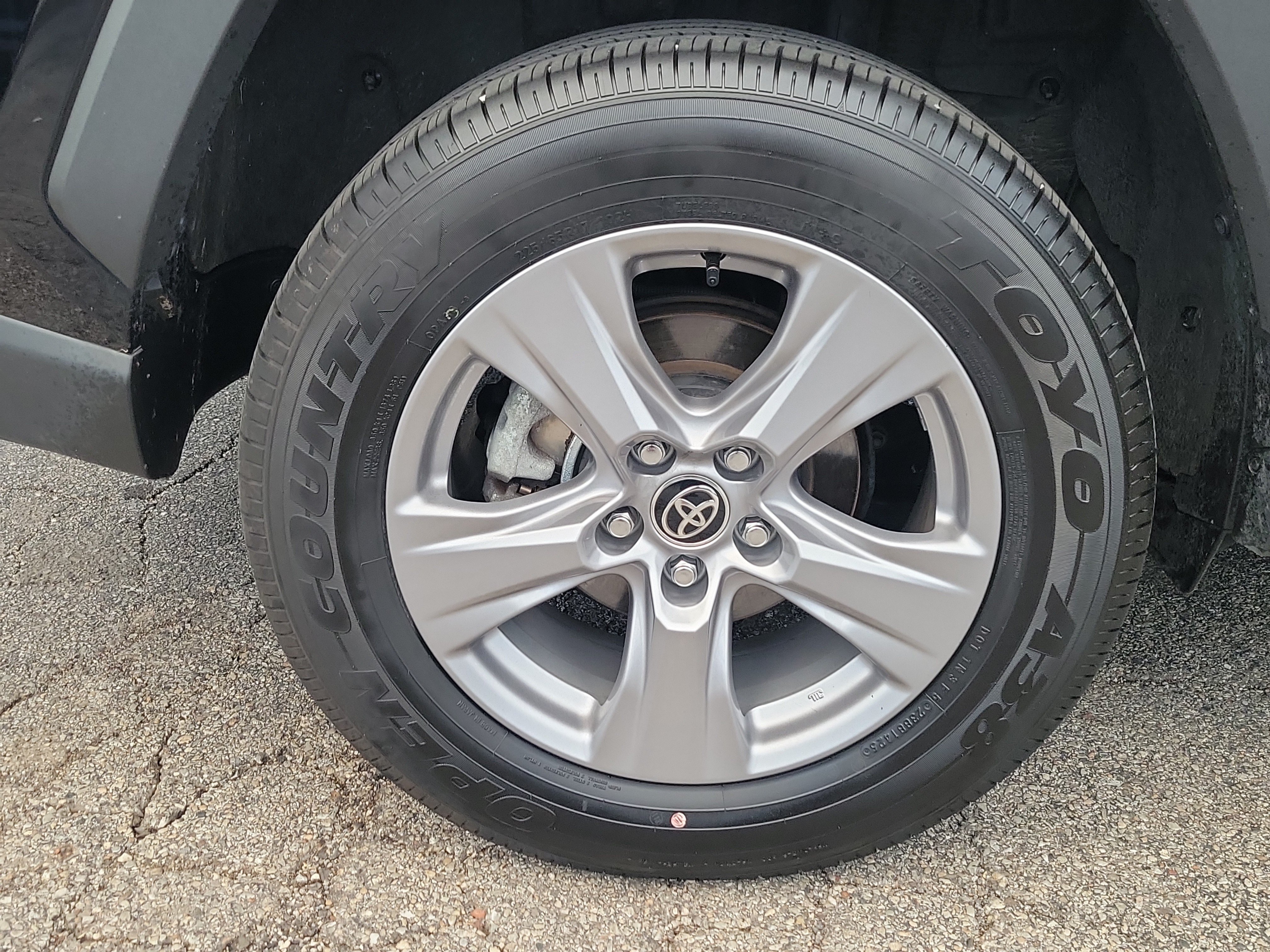 Used 2025 Toyota RAV4 XLE AWD/4WD image 6