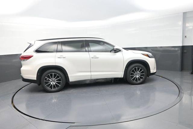 Used 2018 Toyota Highlander SE AWD/4WD image 13