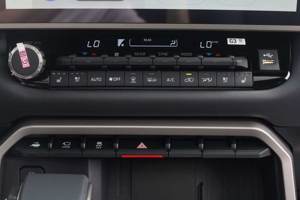 New 2026 Toyota Sequoia Platinum AWD/4WD image 17