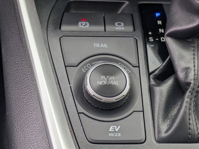 Used 2024 Toyota RAV4 SE image 16