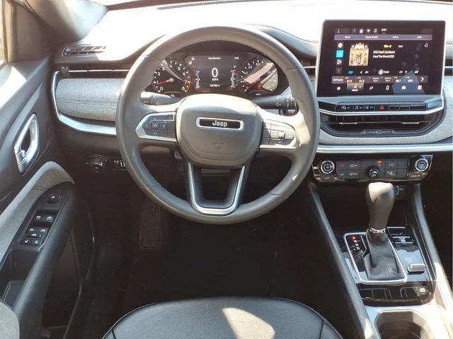 Used 2024 Jeep Compass Latitude AWD/4WD image 19