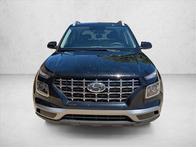 Used 2023 Hyundai Venue SEL FWD image 2