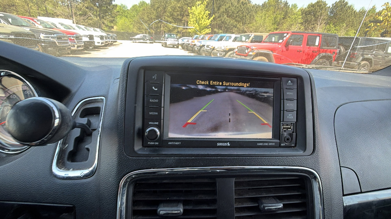 Used 2016 Dodge Grand Caravan SXT image 30