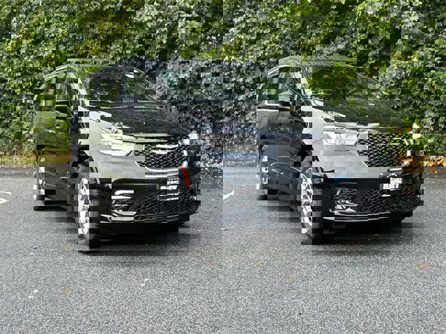 New 2026 Chrysler Pacifica Select