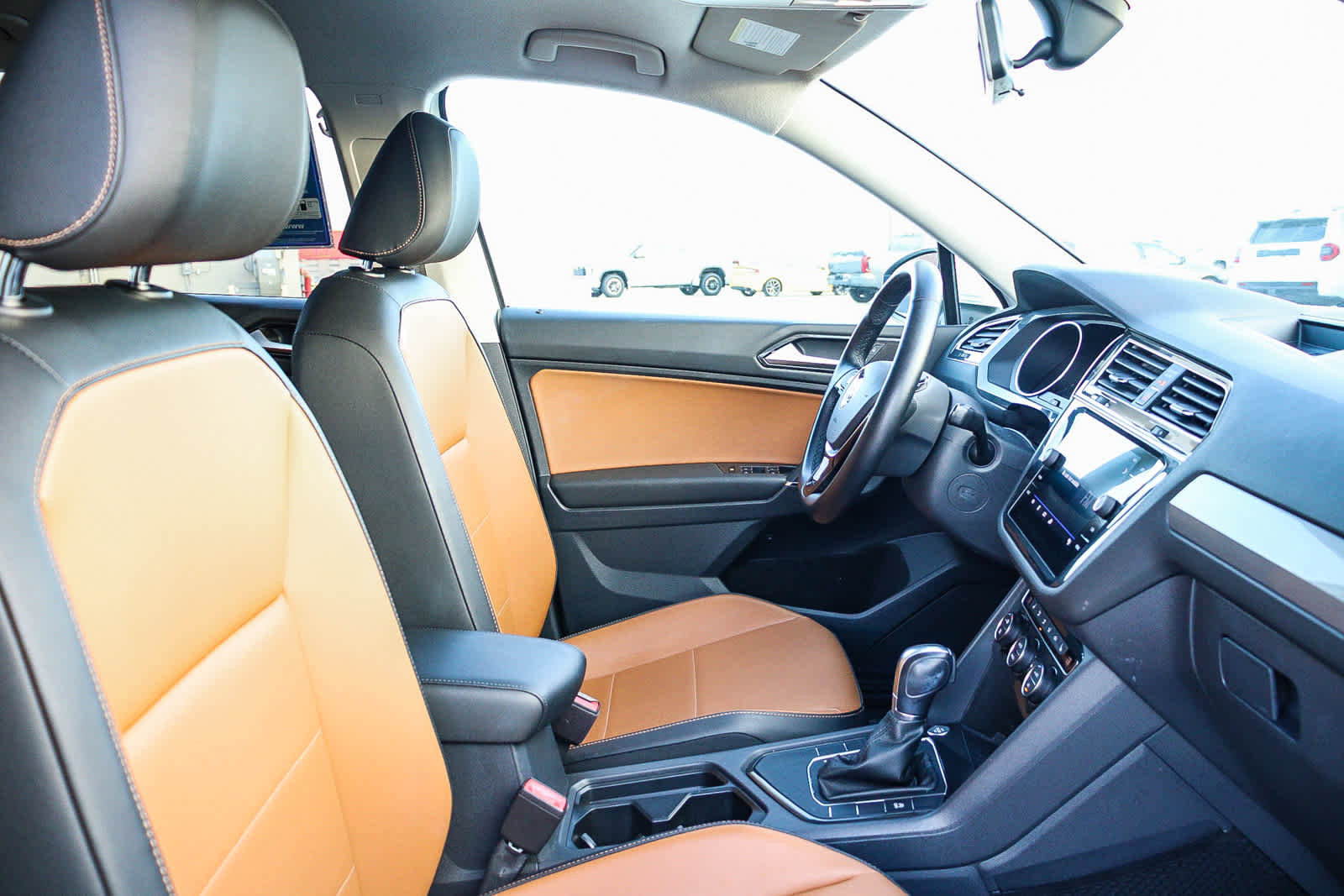 Used 2018 Volkswagen Tiguan SE image 18