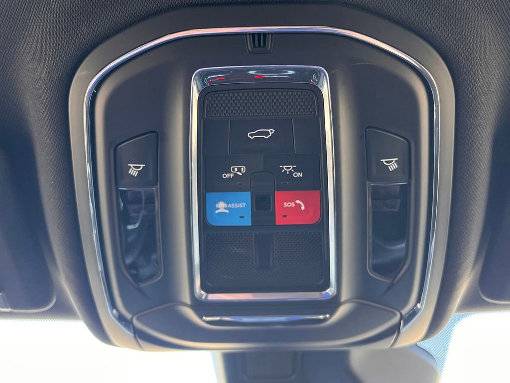 Used 2024 Jeep Grand Cherokee Limited image 29