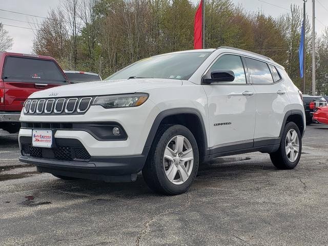 Used 2022 Jeep Compass Latitude w/ Convenience Group AWD/4WD image 3