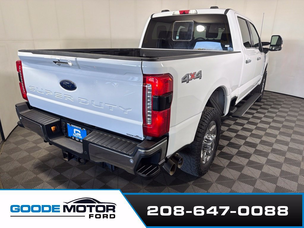 Used 2023 Ford F350 Lariat w/ Lariat Ultimate Package AWD/4WD image 8