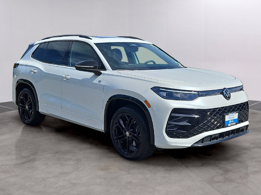 Certified 2026 Volkswagen Tiguan SE R-Line AWD/4WD image 3