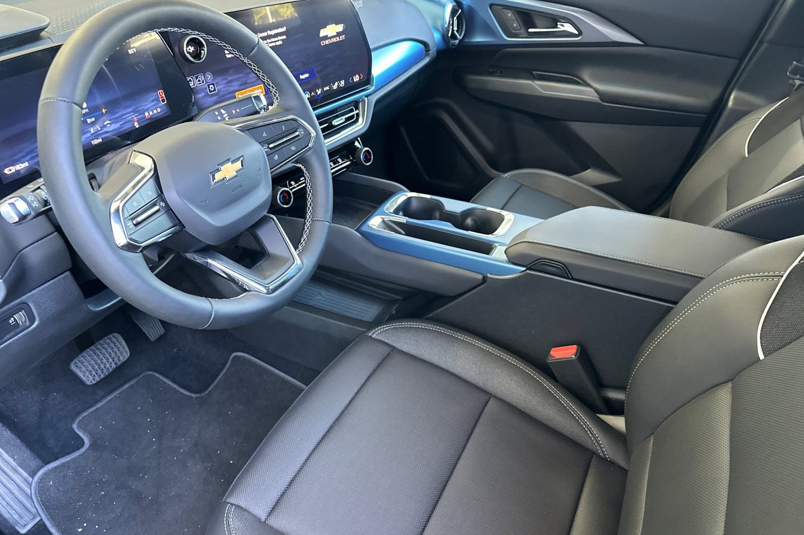 New 2026 Chevrolet Equinox EV LT w/ Convenience Package II FWD image 10