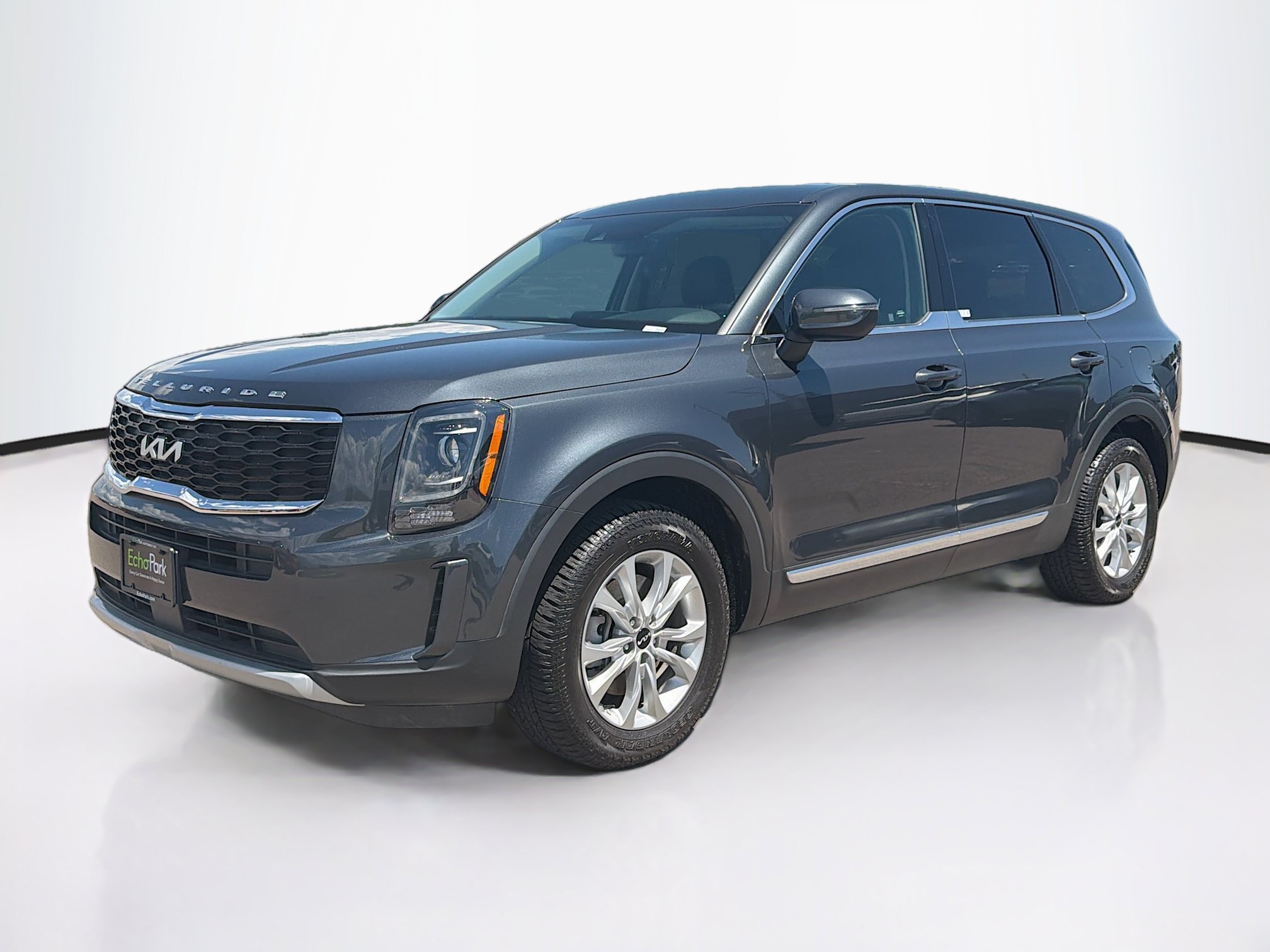 Used 2022 Kia Telluride LX AWD/4WD image 3