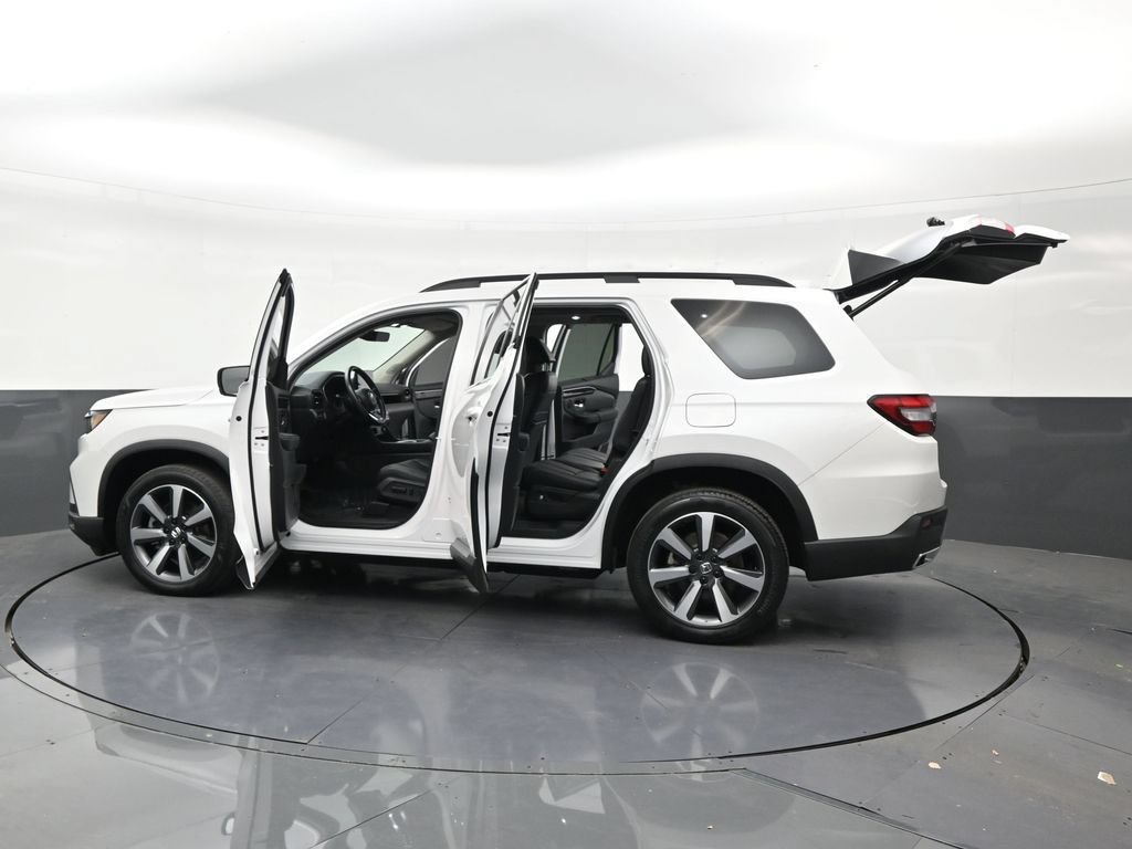Used 2024 Honda Pilot Touring image 30