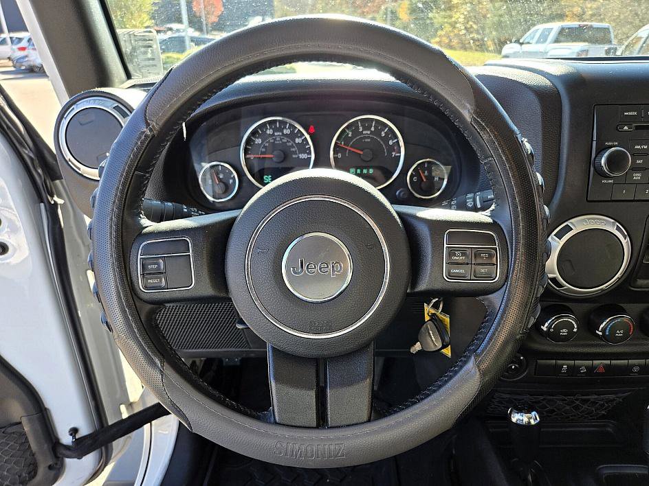 Used 2018 Jeep Wrangler Unlimited Sahara image 15