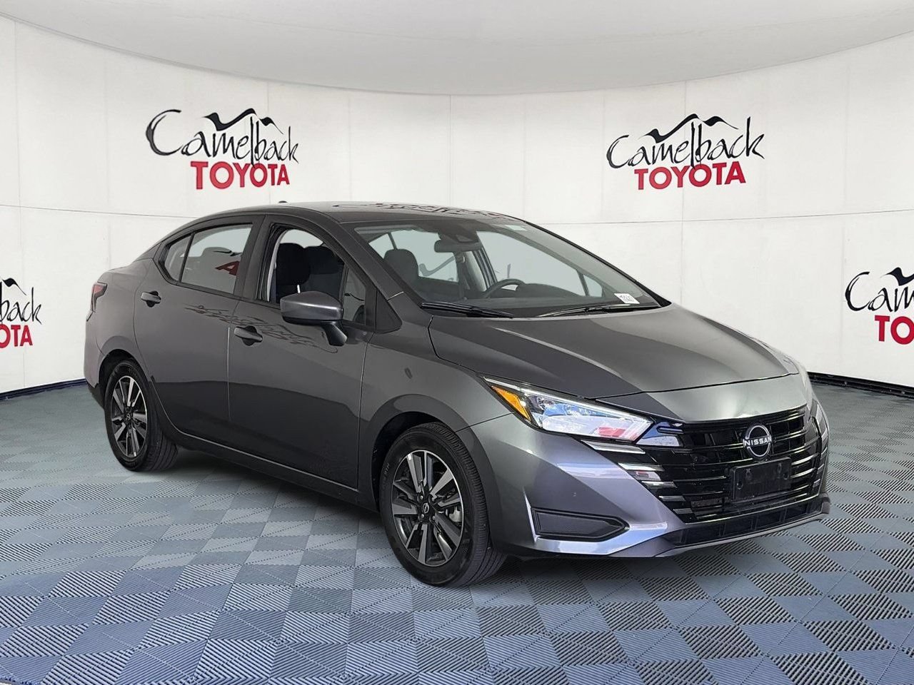Used 2025 Nissan Versa SV FWD image 3