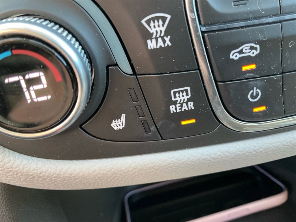 Used 2022 Chevrolet Equinox LT w/ Driver Convenience Package image 22