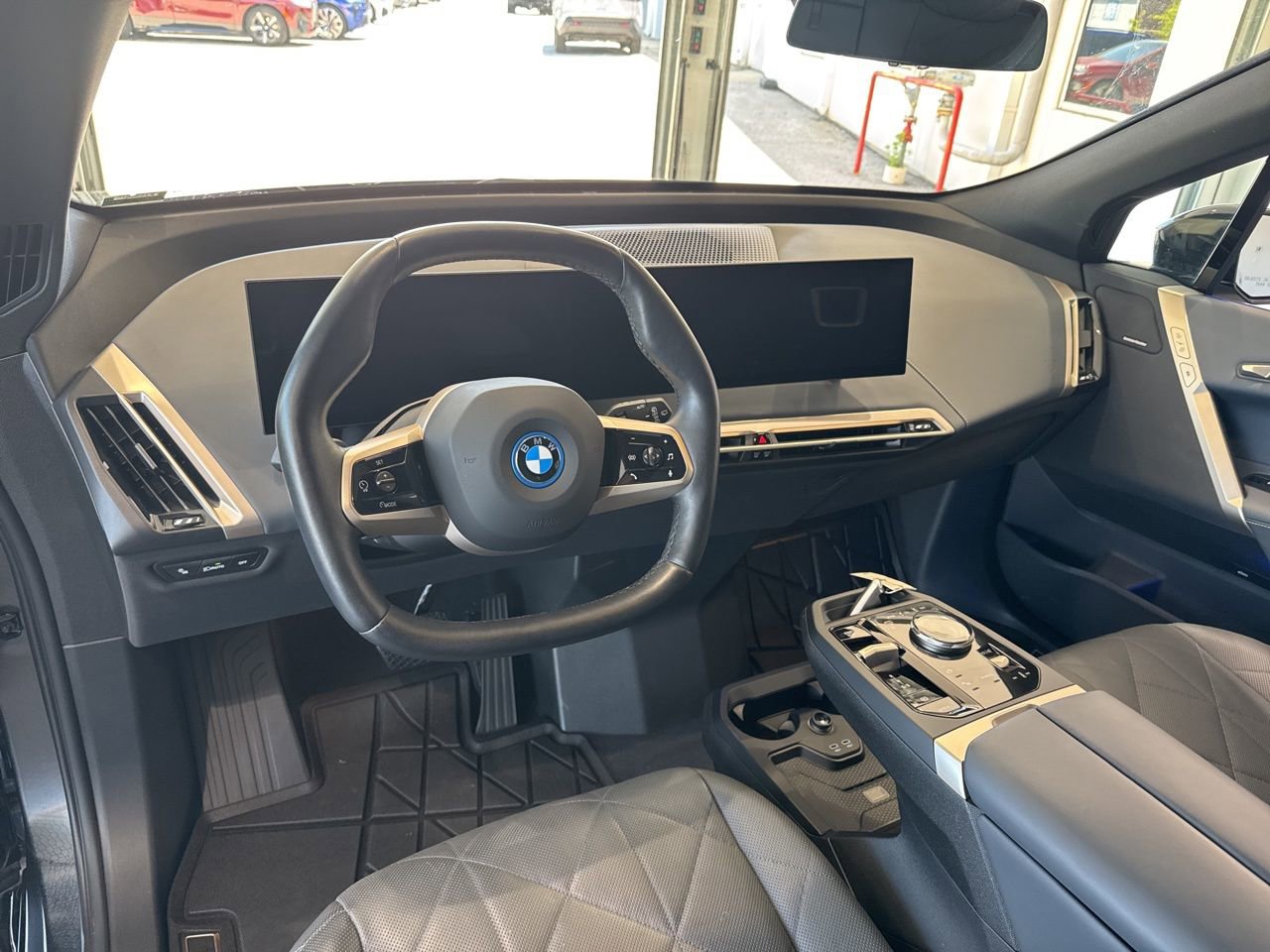 Used 2024 BMW iX xDrive50 w/ Sport Package image 17