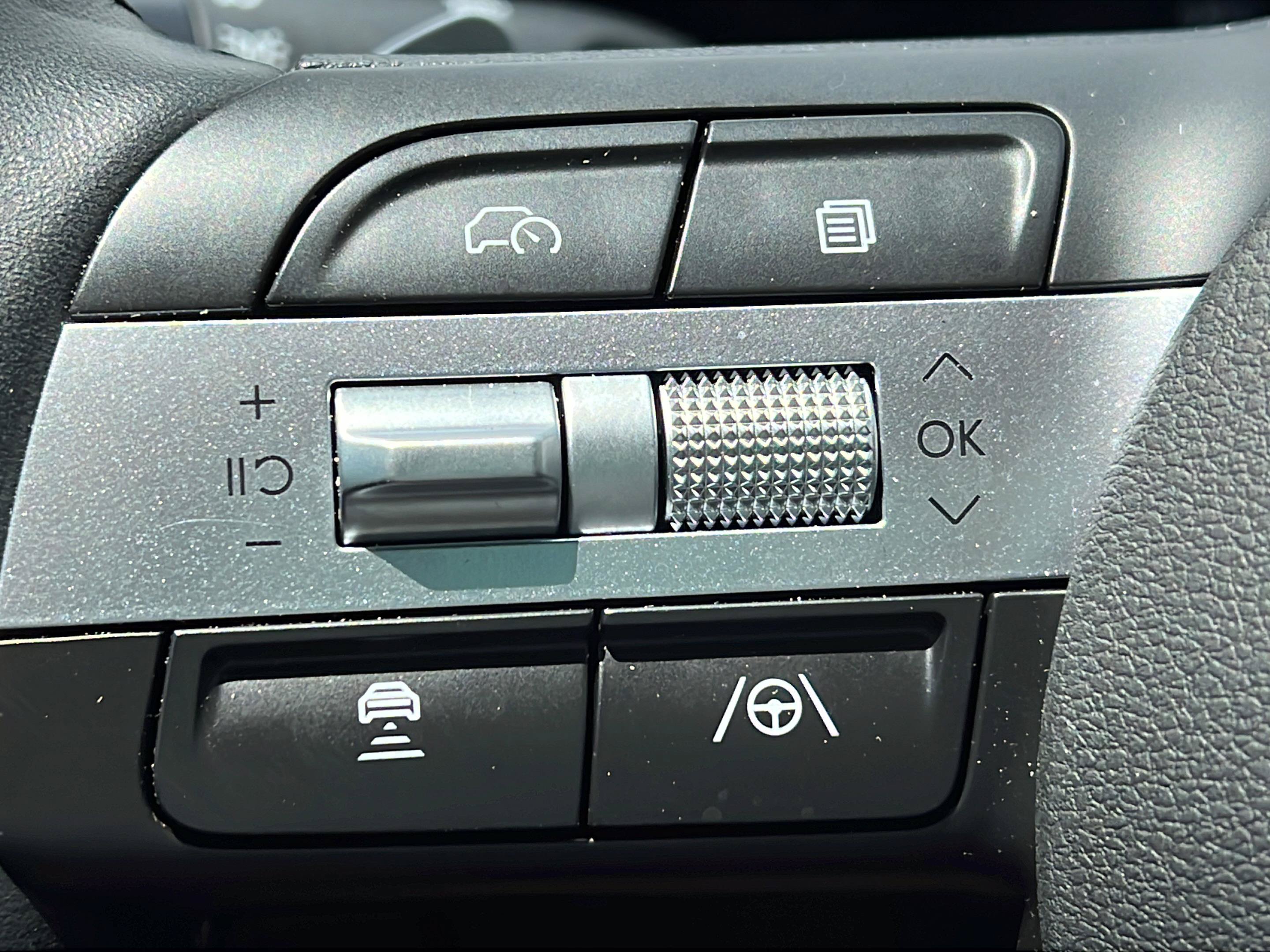 Certified 2025 Hyundai Santa Cruz Limited AWD/4WD image 22