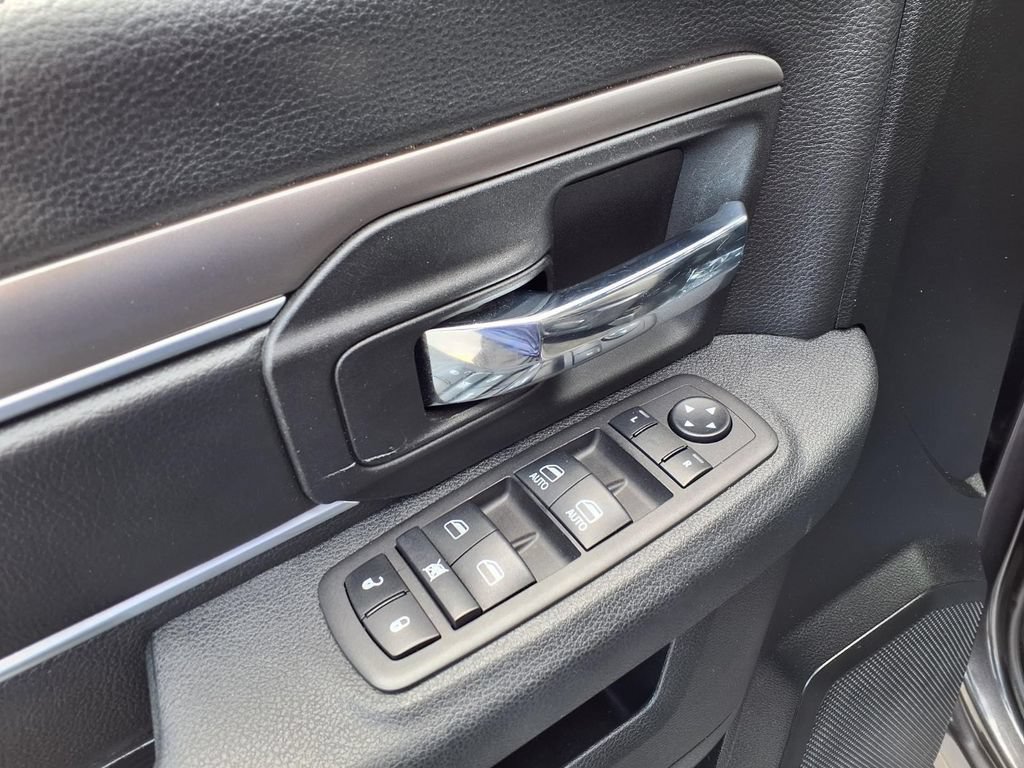 Used 2024 RAM 1500 Warlock AWD/4WD image 18