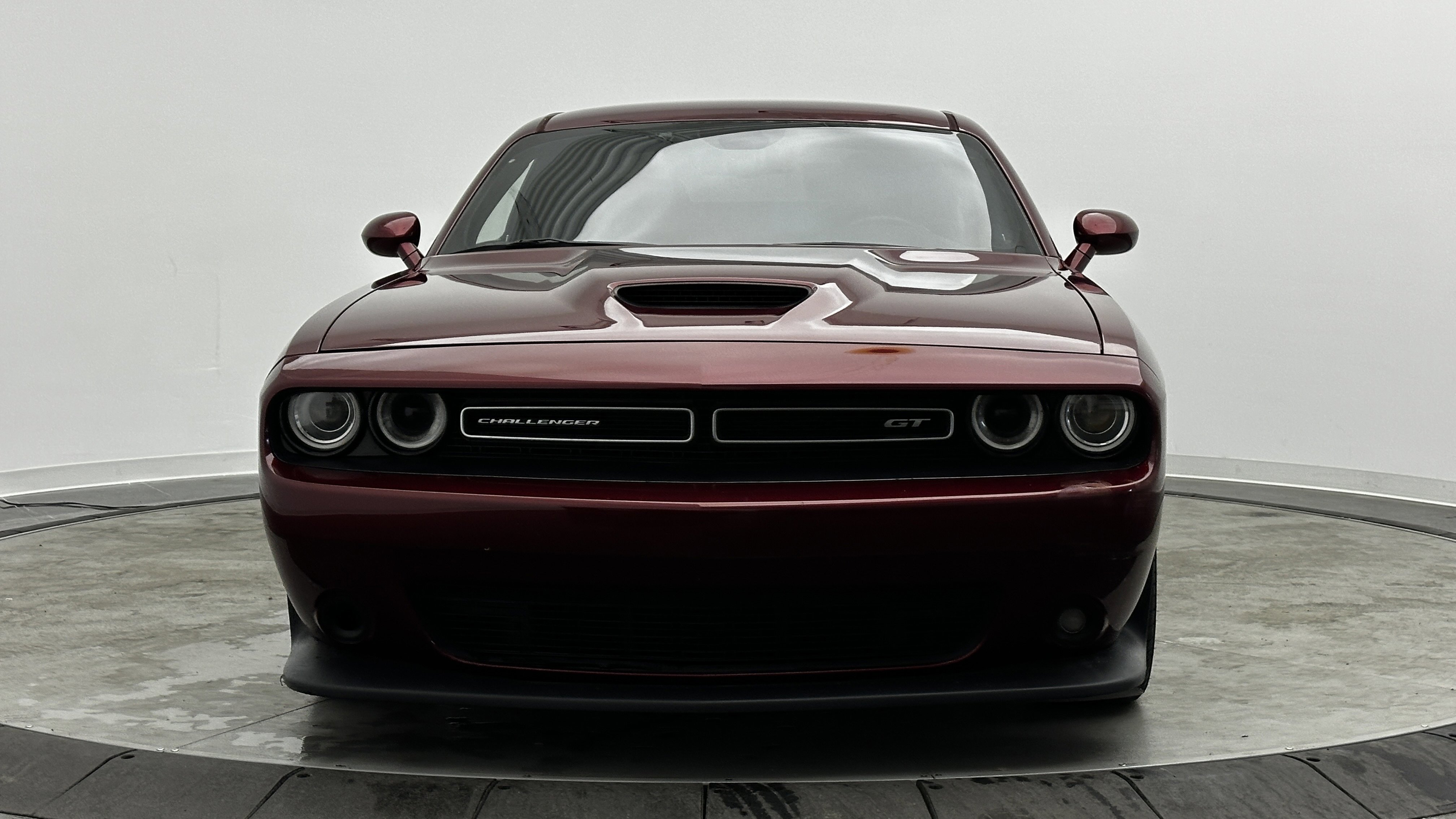 Used 2019 Dodge Challenger GT image 2
