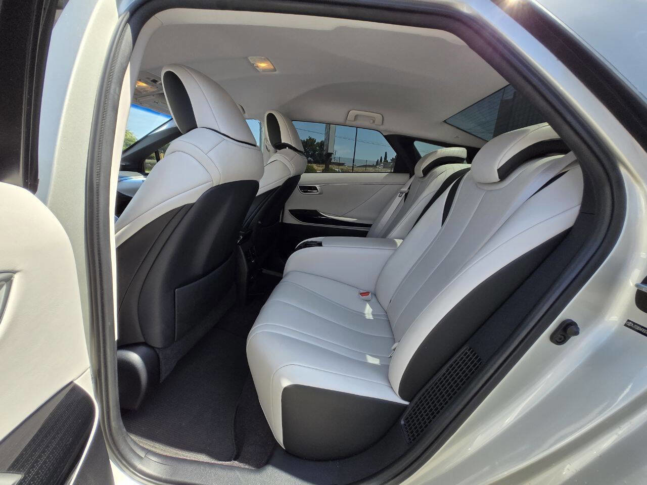Used 2018 Toyota Mirai image 25