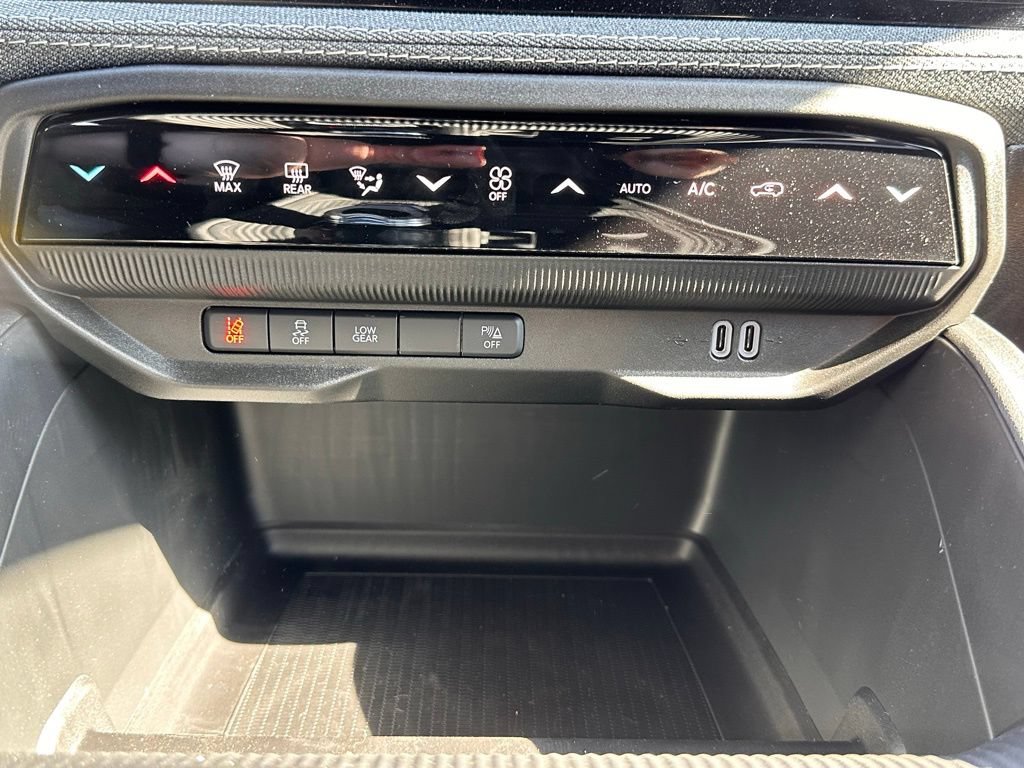 New 2026 Jeep Cherokee Laredo AWD/4WD image 28