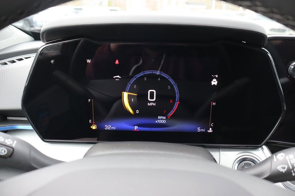 New 2026 Chevrolet Trax LT w/ Sunroof Package FWD image 31