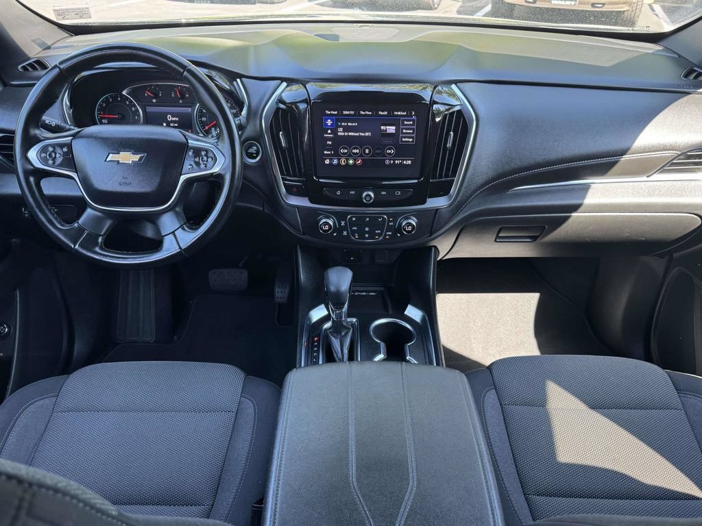 Used 2023 Chevrolet Traverse LT AWD/4WD image 3