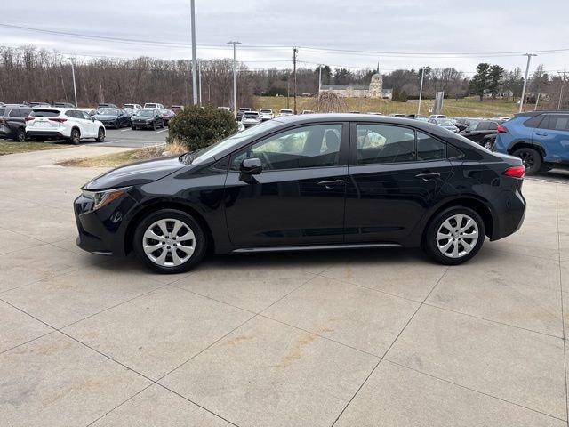Used 2022 Toyota Corolla LE image 4