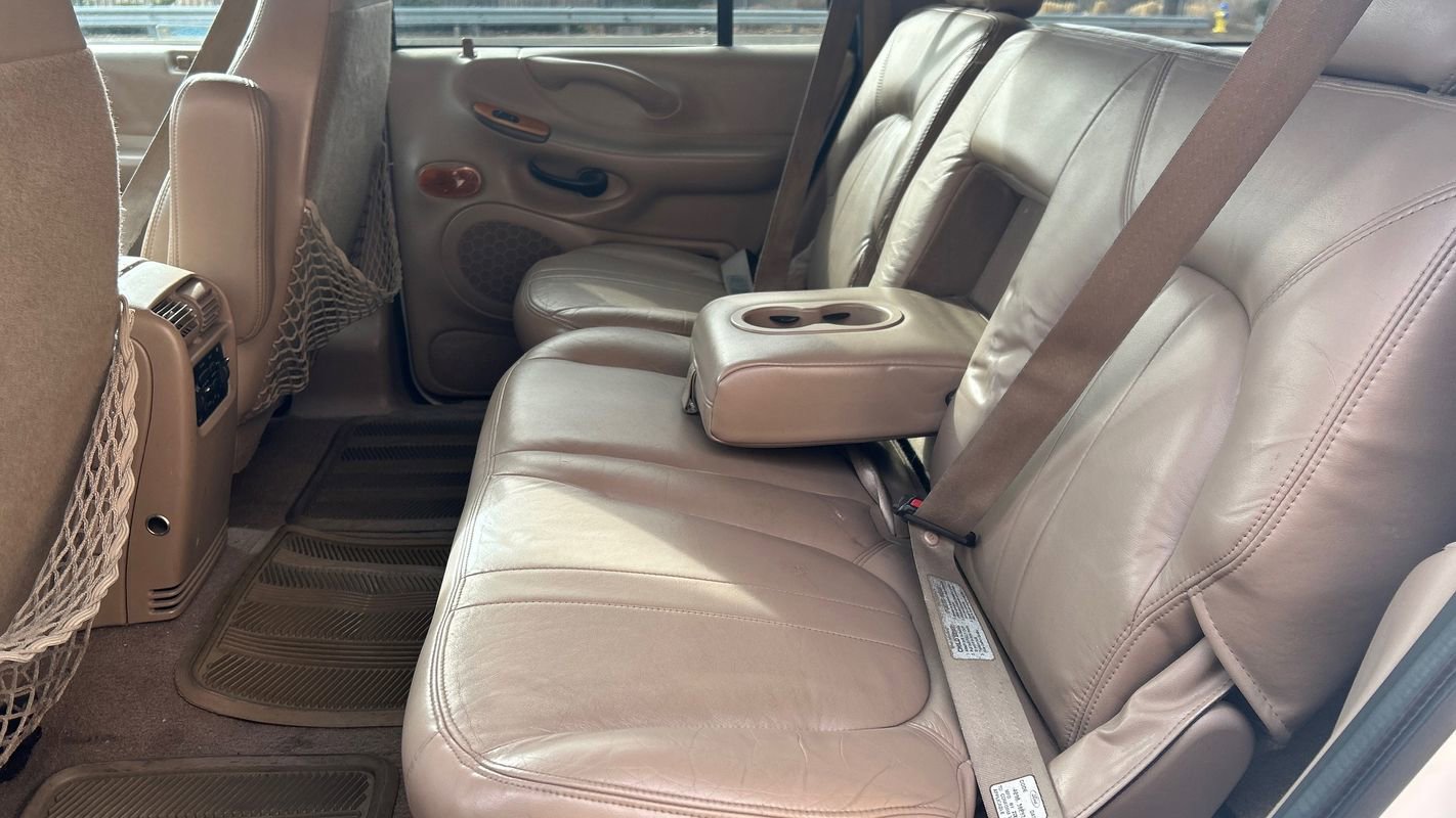 Used 1998 Ford Expedition Eddie Bauer AWD/4WD image 10