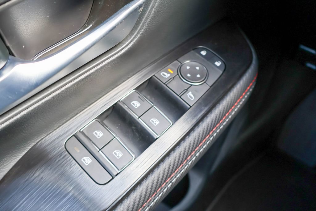 New 2026 Nissan Kicks SR image 14