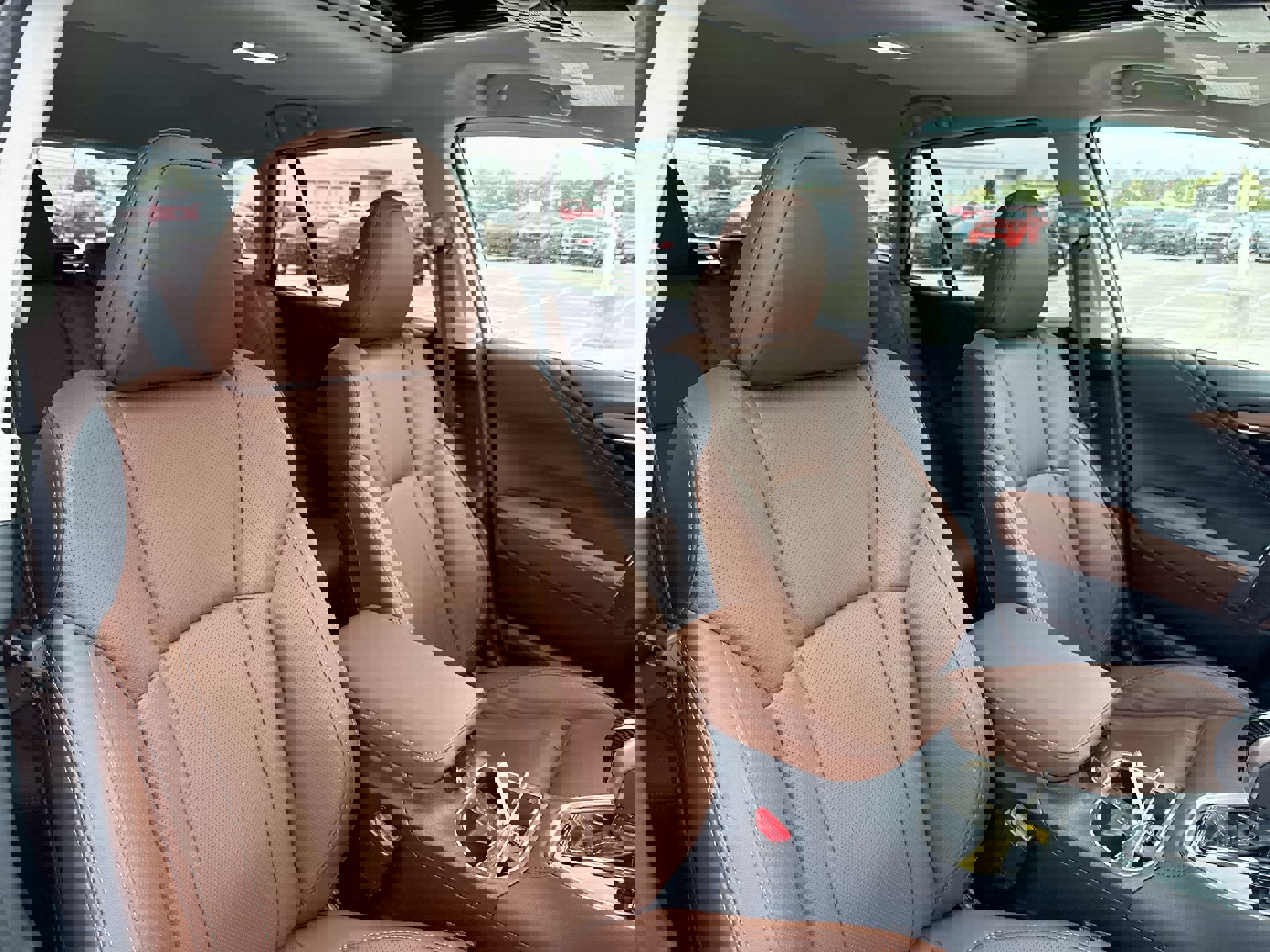 Used 2025 Subaru Outback Touring XT image 27