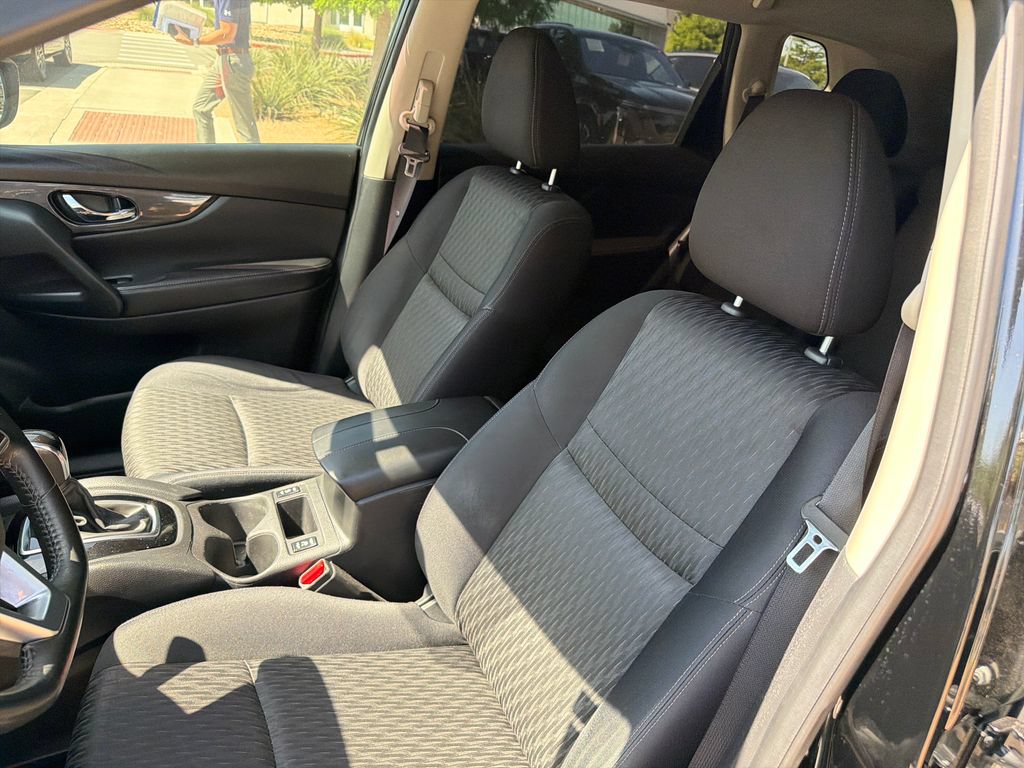 Used 2018 Nissan Rogue S w/ S Value Package FWD image 20