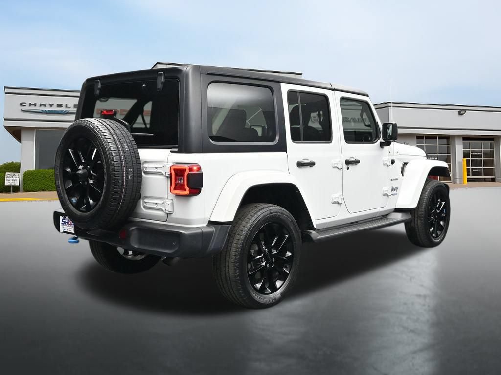 Used 2022 Jeep Wrangler Unlimited Sahara w/ Cold Weather Group AWD/4WD image 5