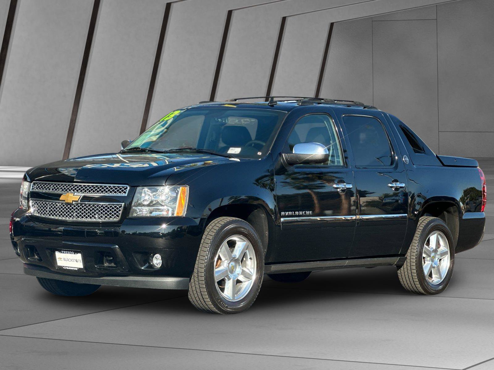 Used 2013 Chevrolet Avalanche LTZ AWD/4WD image 8