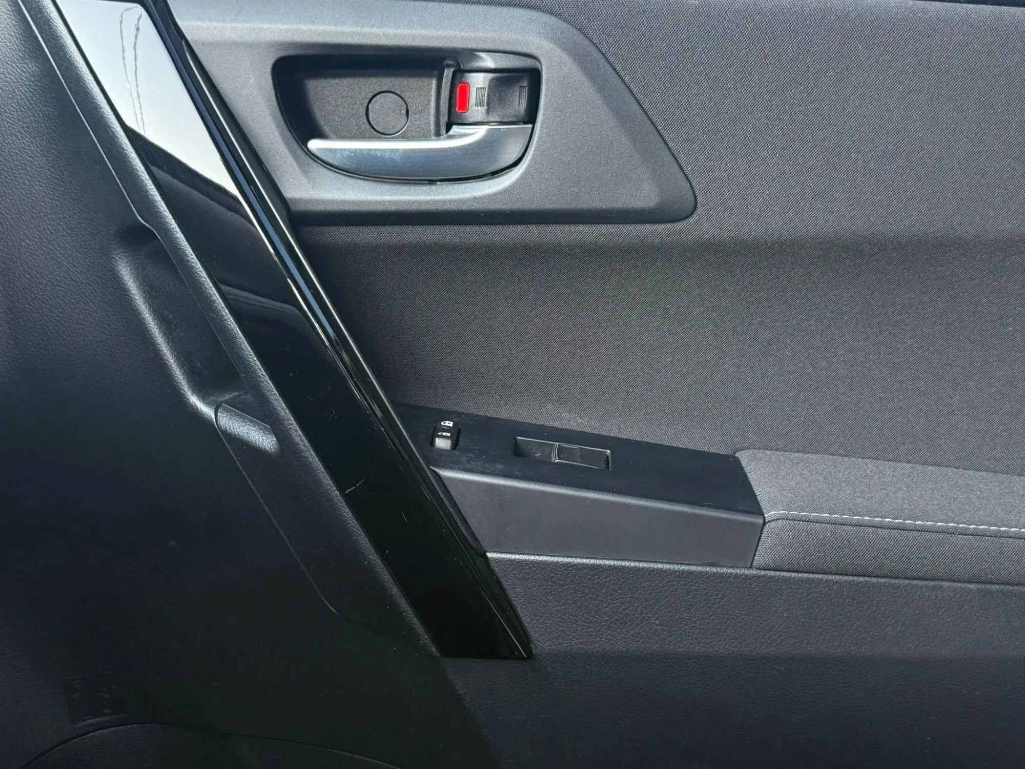 Used 2018 Toyota Corolla iM FWD image 34