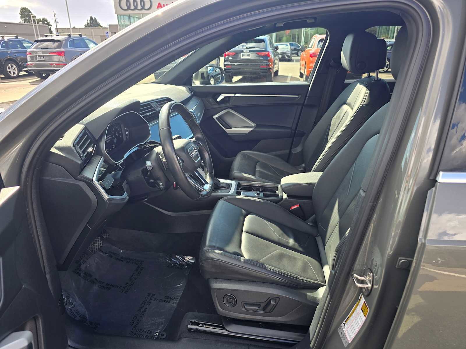 Used 2023 Audi Q3 2.0T Premium Plus w/ Premium Plus Package image 22