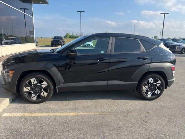 Used 2025 Hyundai Kona SEL FWD image 4